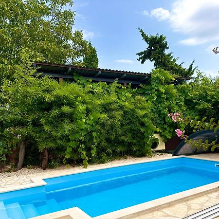 Appartamento Bokalu With Private Pool Porec Esterno foto